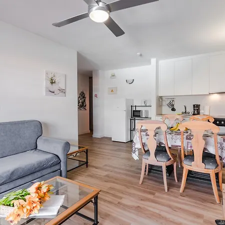 Oceanfront 2 Bedrooms In Tenerife South Apartmán